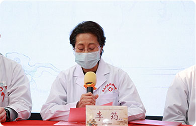 李筠